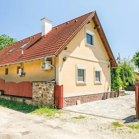 Horvath - Abr121 By Interhome *